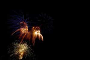 fireworks-1885571_1920-300x201